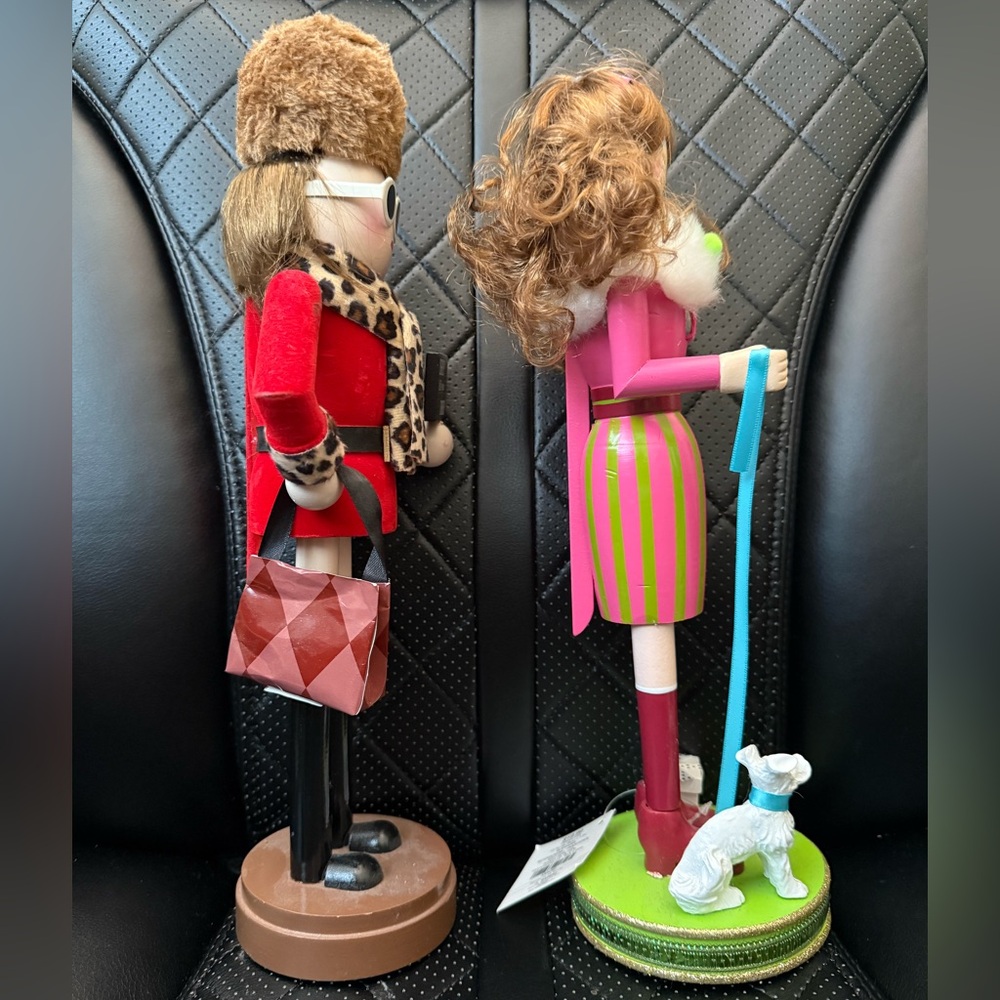 Fashionable Female Shopper Nutcrackers with Accessories - Picture 2 of 6